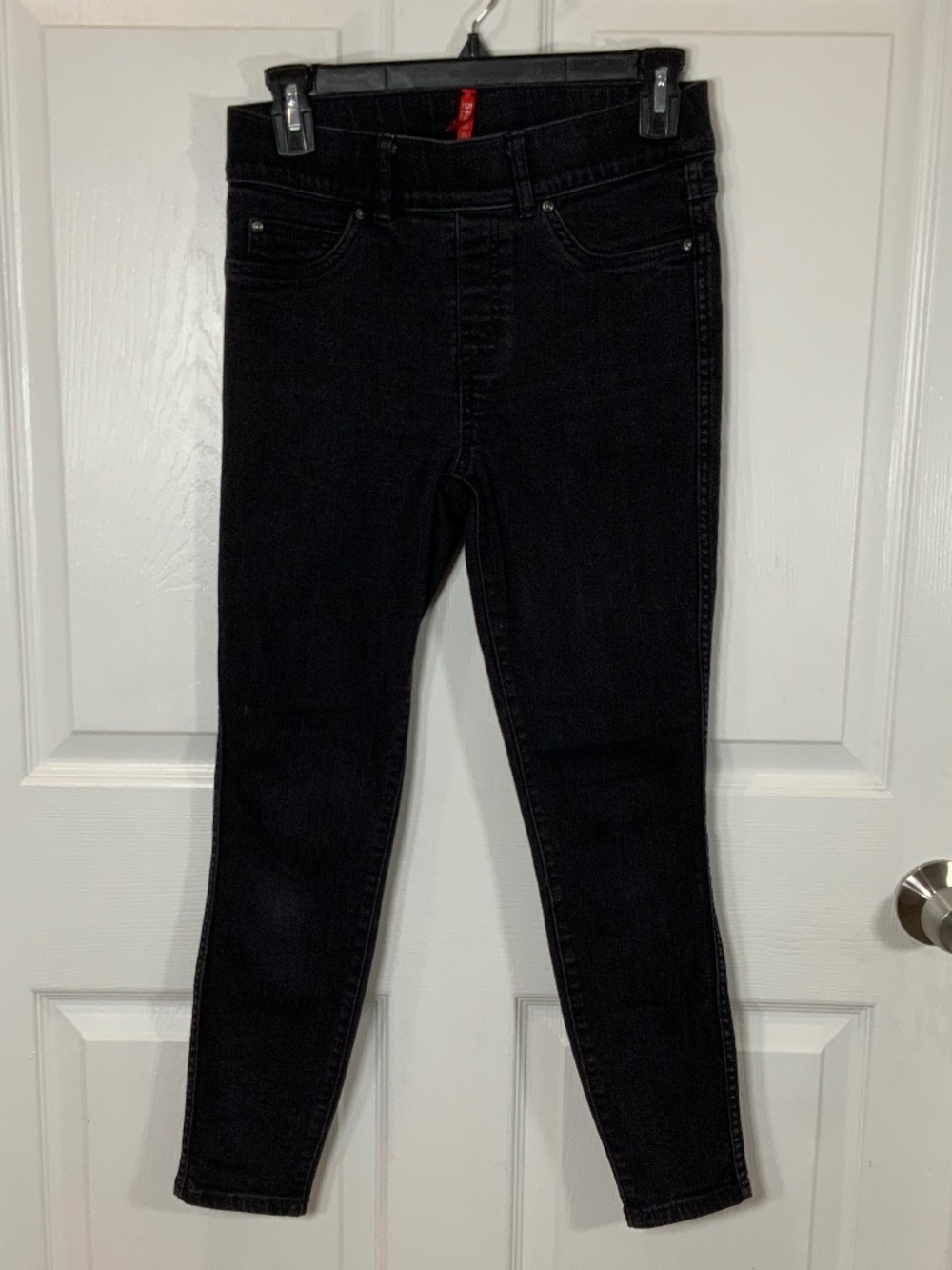 Spanx Black Ankle Jeans Slimming Stretch Pull On Pants Chic Classic Size Small - Picture 7 of 7